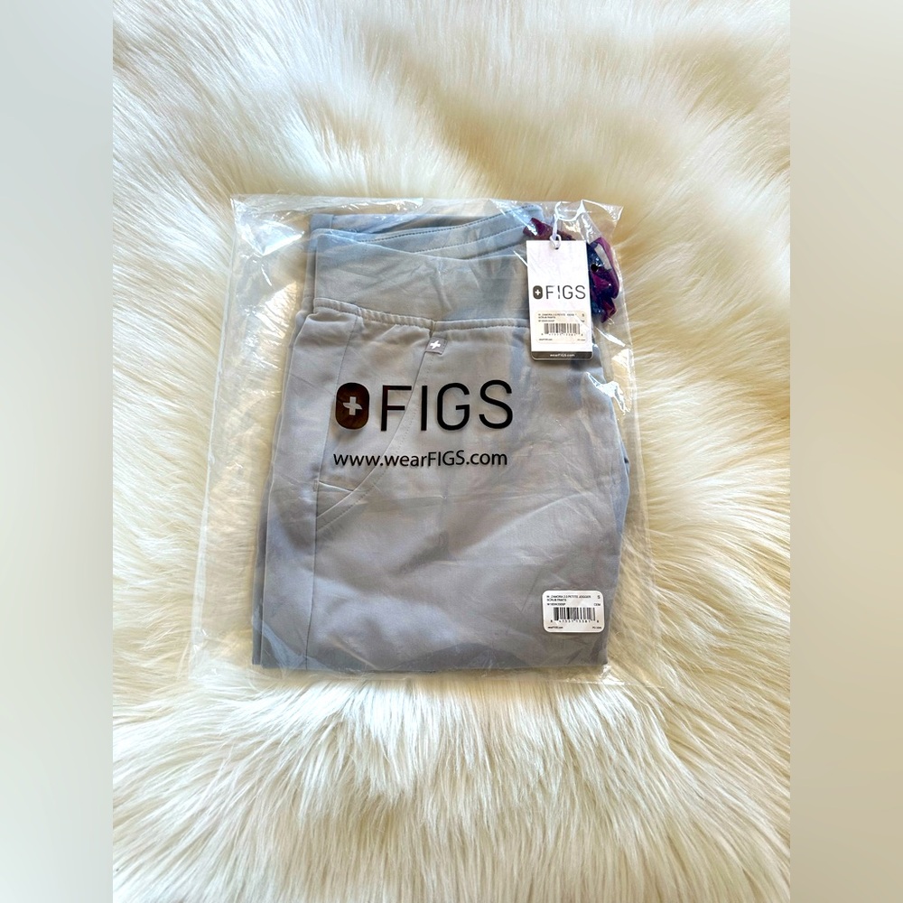 Figs New CEMENT Zamora Joggers. Small Petite.